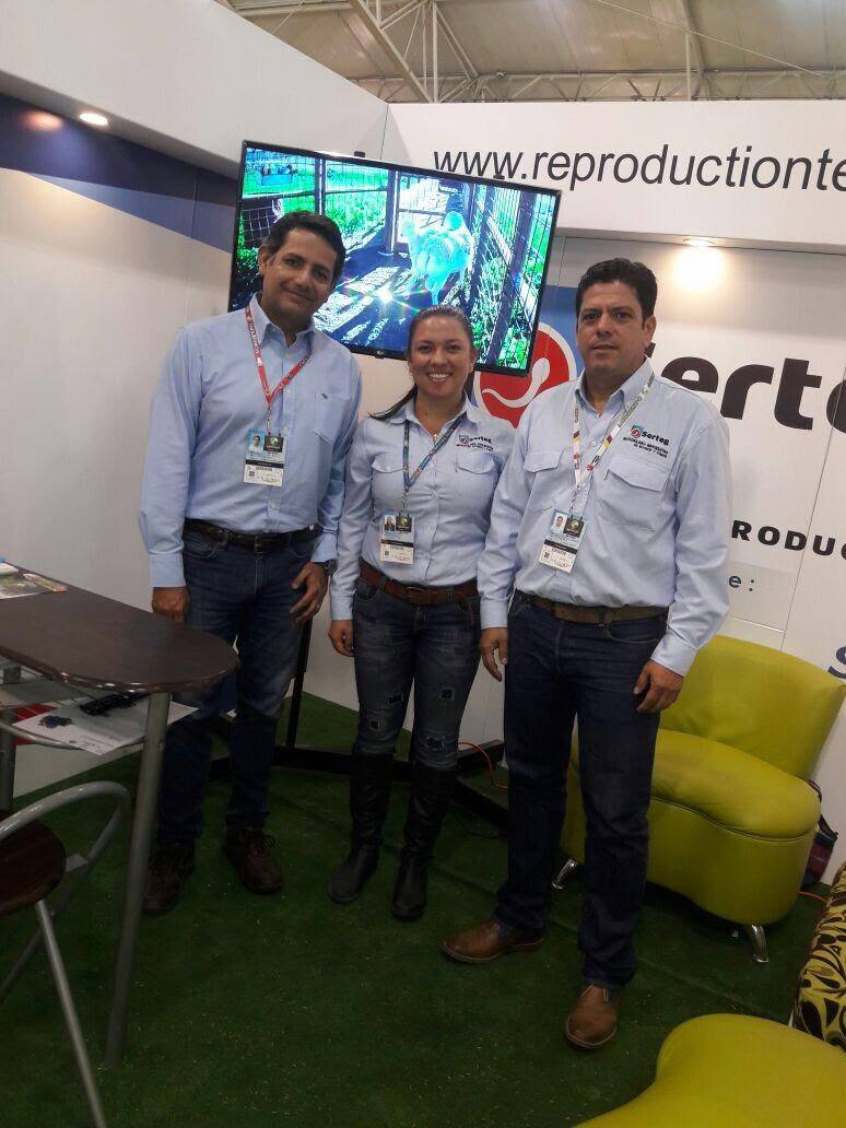 Equipo SERTEG en feria especializada