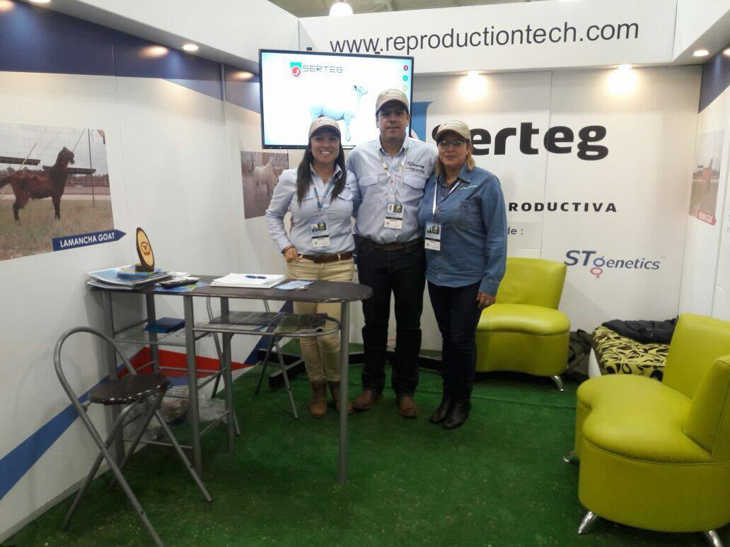 Representantes SERTEG en evento agropecuario